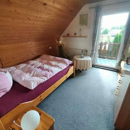 Mona, 65314 Moormerland